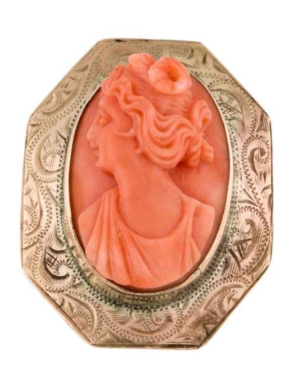 Ring 10K Vintage Coral Cameo Cocktail Ring