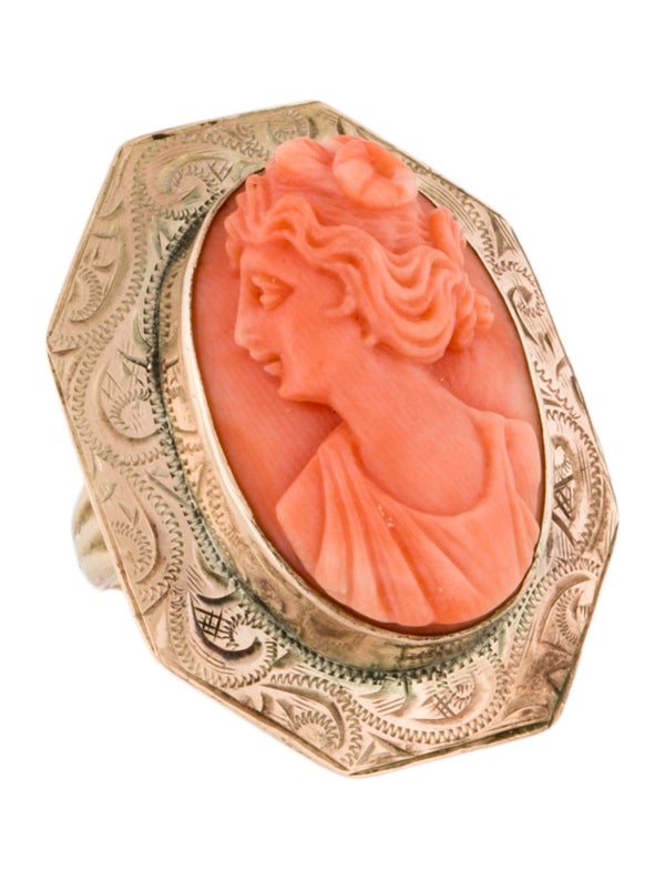 Ring 10K Vintage Coral Cameo Cocktail Ring