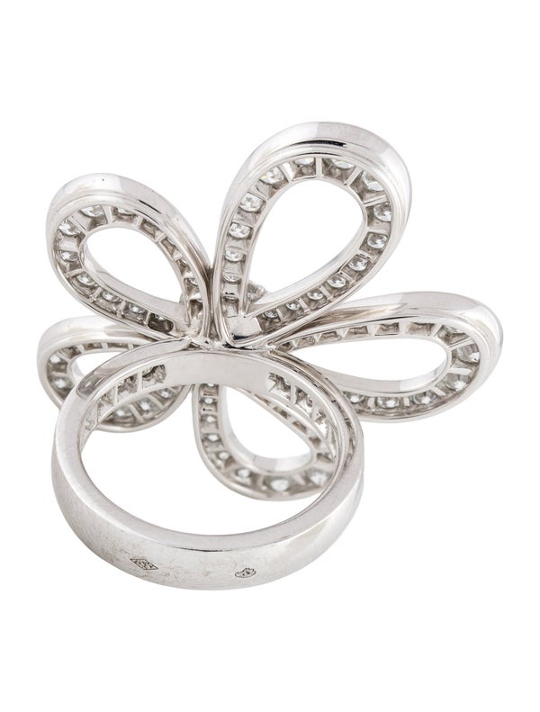 Van Cleef & Arpels Flowerlace Ring