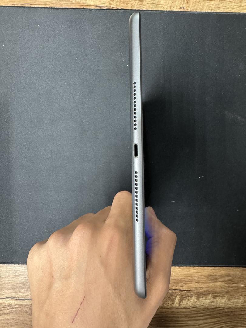 Apple IPad 9th Gen Unlocked