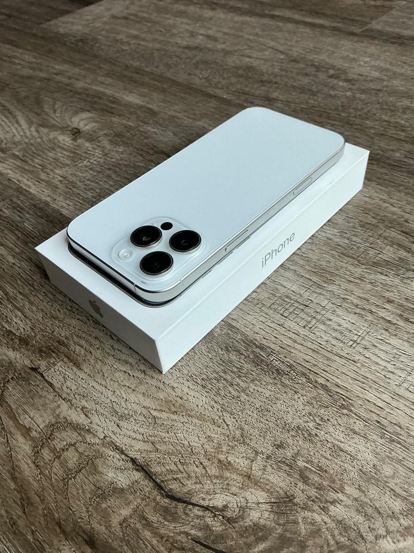 Apple iPhone 16 Pro Max Unlocked