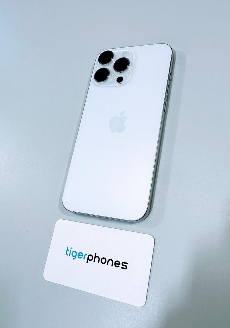 Apple iPhone 16 Pro Max Unlocked