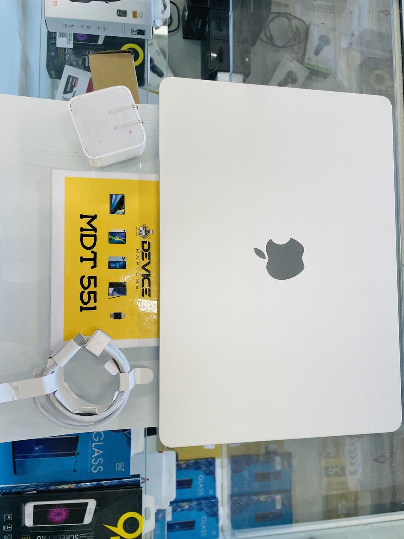 MacBook Air 2025 (M4) - 13"