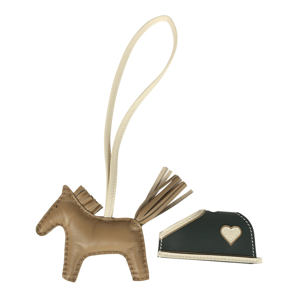 Hermes Rodeo Robeo Coeur Charm PM Beige Marfa Craie Vert Mangrove Milo Lambskin