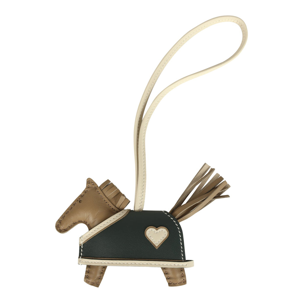 Hermes Rodeo Robeo Coeur Charm PM Beige Marfa Craie Vert Mangrove Milo Lambskin