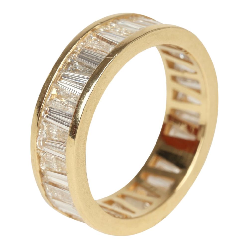 Lizzie Mandler Alternating Tapered Baguette Eternity Band