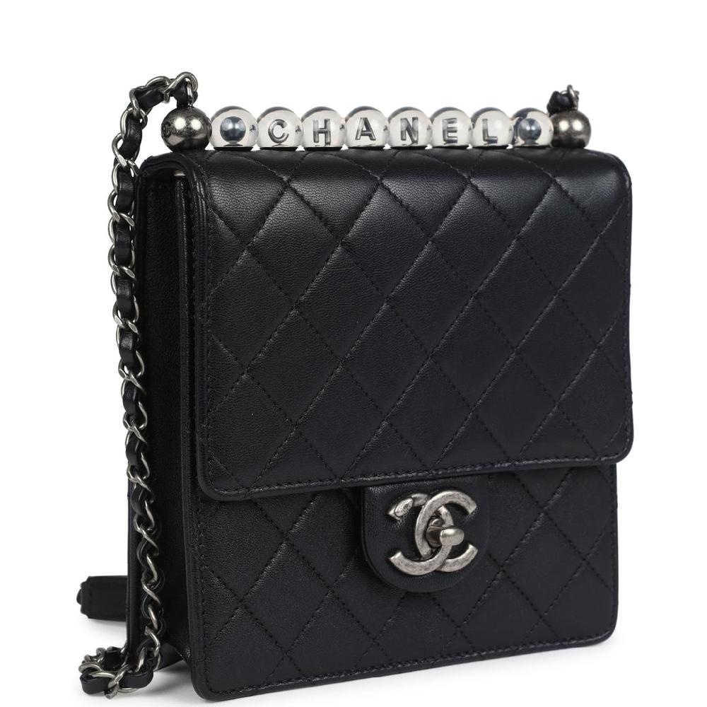 Pre-owned Chanel Chic Pearls Flap Bag Black Calfskin Aged Ruthenium Hardware