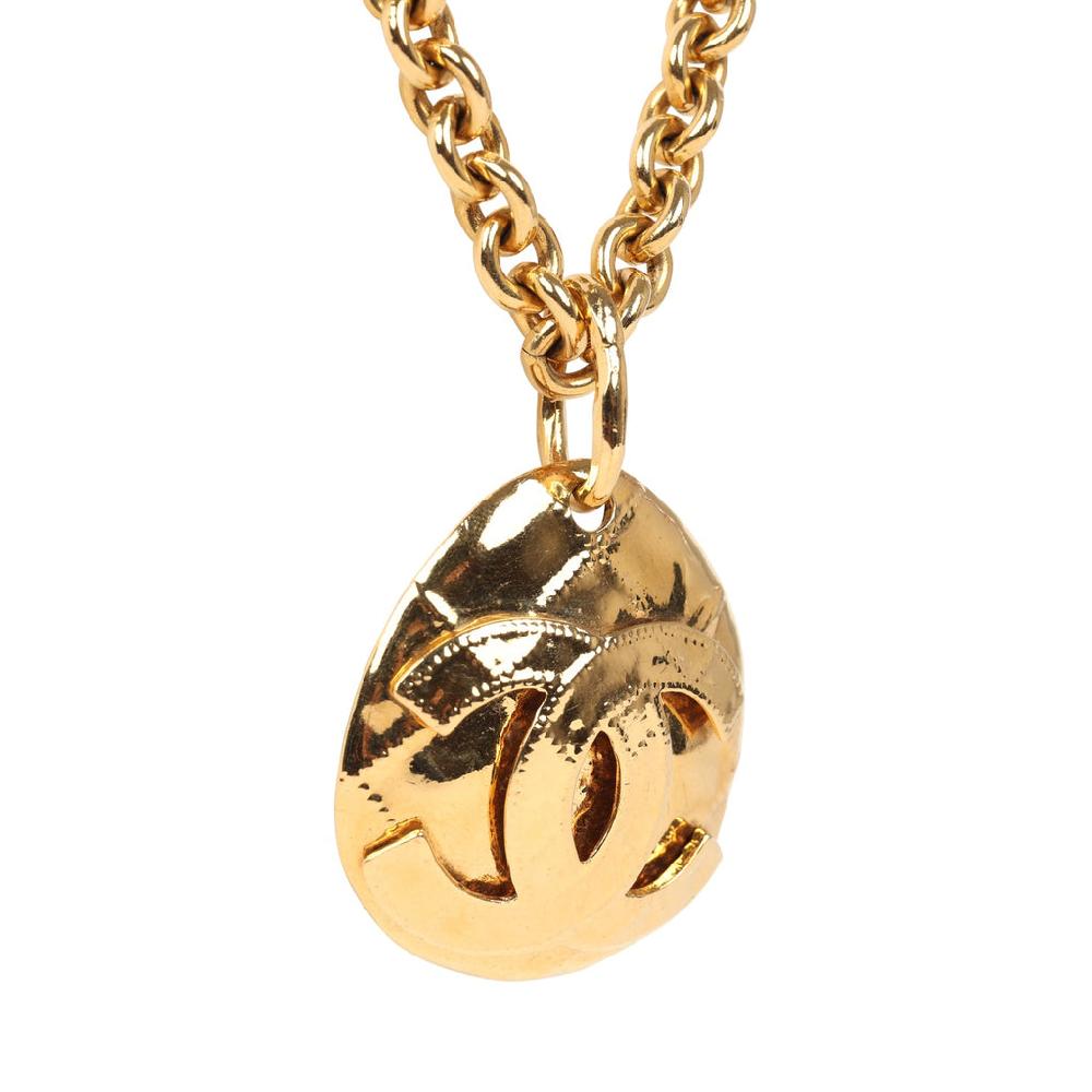 Vintage Chanel 24K Gold Plated CC Quilted Oval Pendant Necklace