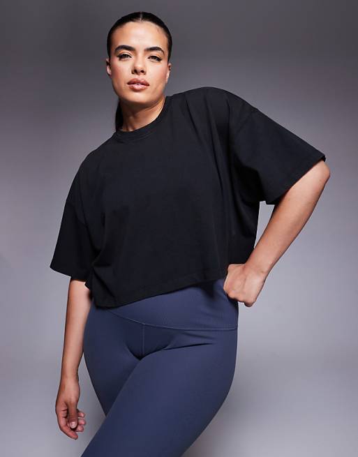 4505 Curve Icon heavyweight cotton cropped t-shirt with quick dry finish in washed black