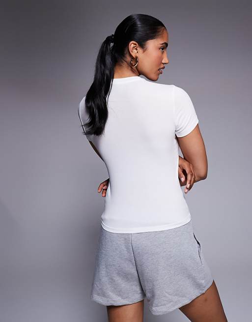 4505 Fitted Cotton Short Sleeve Everyday Tee With Quick Dry Finish In White