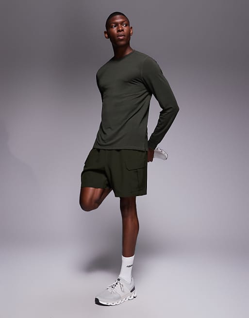 4505 Icon 7 Inch Quick Dry Training Cargo Shorts With Zip Pockets In Khaki