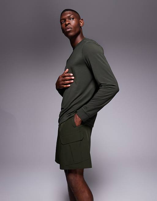 4505 Icon 7 Inch Quick Dry Training Cargo Shorts With Zip Pockets In Khaki