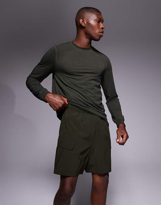 4505 Icon 7 inch quick dry training cargo shorts with zip pockets in khaki