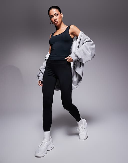4505 Icon Active Slightly Cropped Vest In Black
