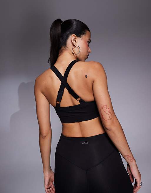 4505 Icon Medium Support Square Neck Sports Bra With Adjustable Straps In Black