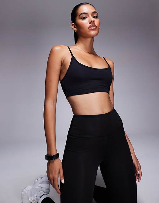 4505 Icon Soft Touch Light Support Sports Bra With Adjustable Straps In Black