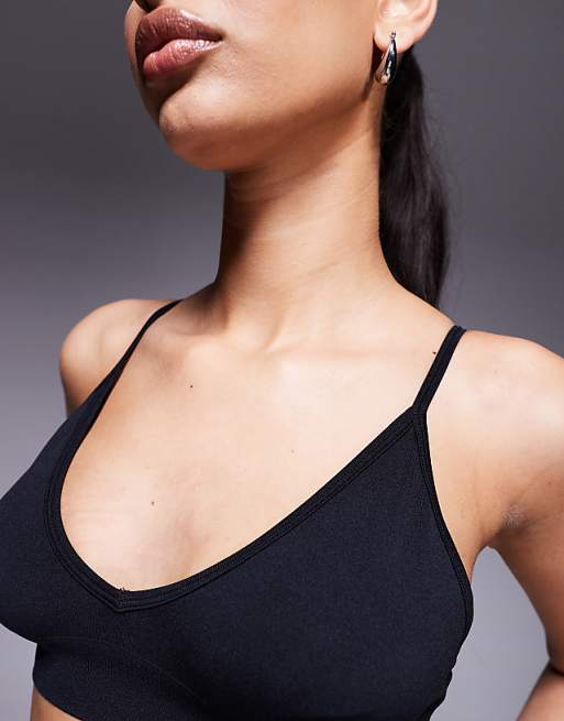 4505 Intimate Seamless Active Light Support Sports Bra In Black