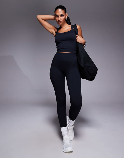 4505 Seamless Sculpting Vest With Inner Bra And Adjustable Straps In Black