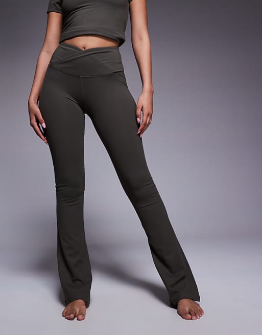 4505 Slim Kick Legging With Wrap Waist In Soft Touch Fabric In Dark Olive - KHAKI