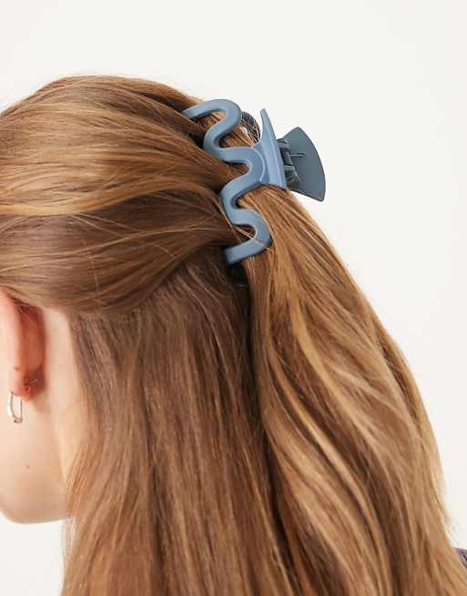 Accessorize matte wiggle hair clawclip in blue