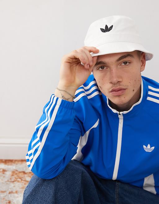 adidas Originals Adicolor Trefoil Bucket Hat in white
