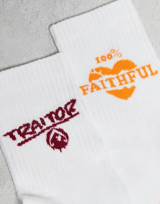 ASOS DESIGN 2 Pack Socks With Traitors Graphic In White