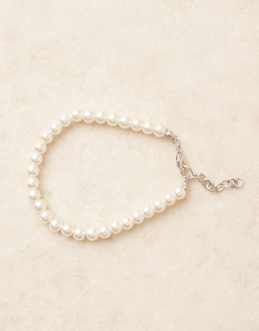 ASOS DESIGN 6mm Glass Faux Pearl Beaded Bracelet In White