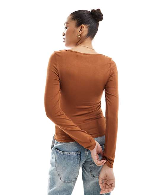 ASOS DESIGN Fine Knit Scoop Neck Long Sleeve Top In Tan