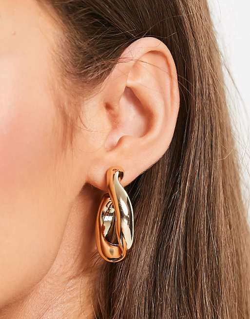 ASOS DESIGN Hoop Earring With Twist Link Design In Gold Tone