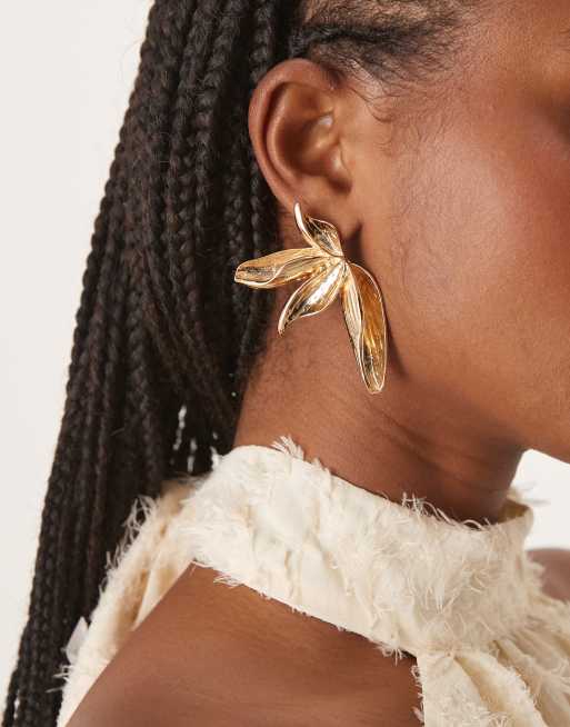 ASOS DESIGN Large Stud Half-petal Earrings In Gold Tone