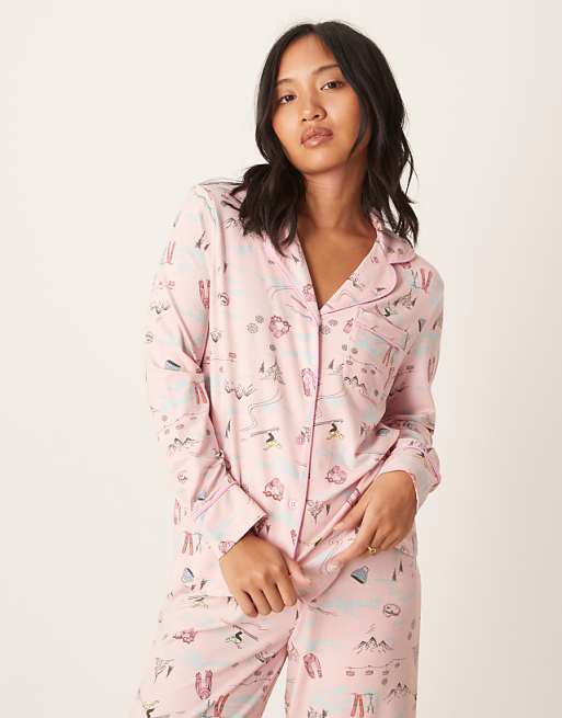ASOS DESIGN Petite Super Soft Long Sleeve Shirt & Trouser Pyjama Set With Contrast Piping In Ski Print