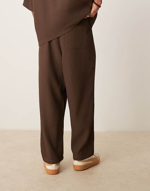 ASOS DESIGN Relaxed Tapered Plisse Jogger With Pleats In Brown