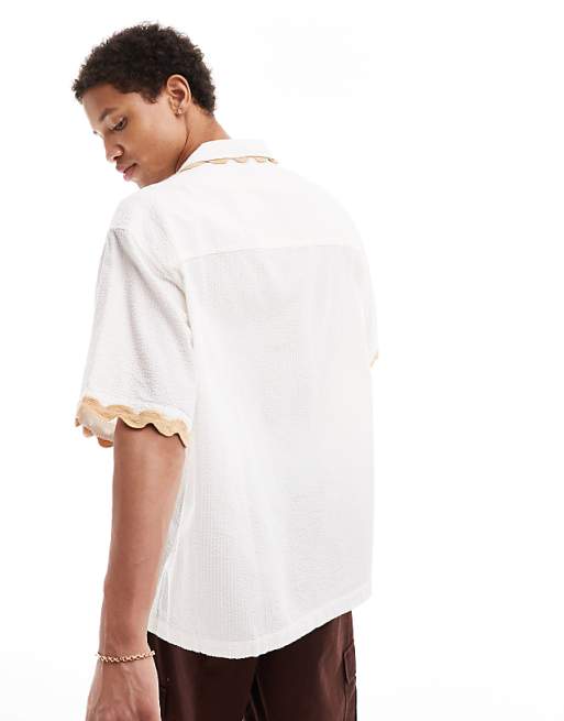 ASOS DESIGN Short Sleeve Relaxed Revere Collar Seersucker Shirt With Wavy Detailing In White