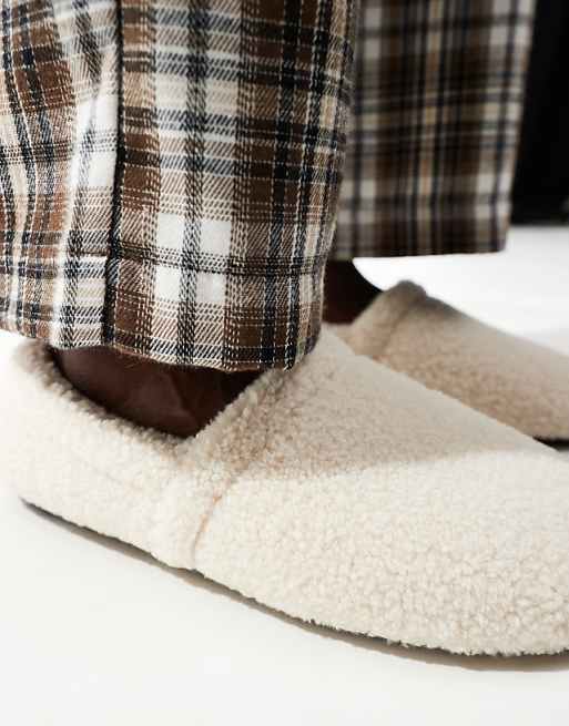 ASOS DESIGN Slippers In Cream Borg