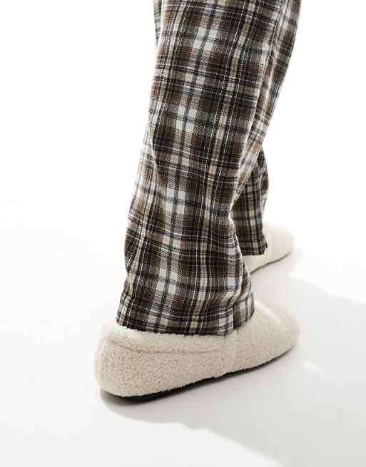 ASOS DESIGN Slippers In Cream Borg