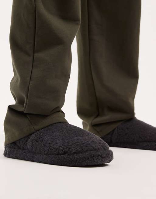 ASOS DESIGN Slippers In Grey Borg