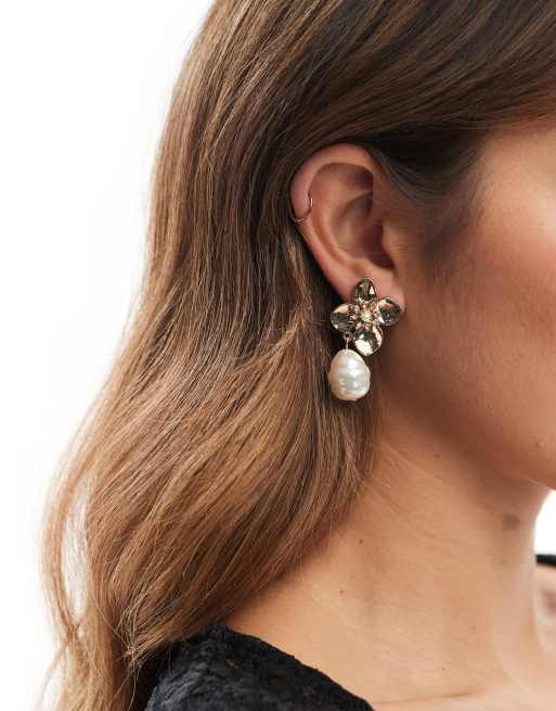 ASOS DESIGN Stud Earrings In Flower Design With Pearl In Gold Tone