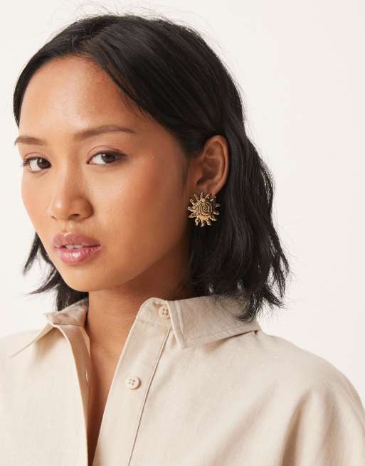 ASOS DESIGN Stud Earrings With Sun Design In Gold Tone