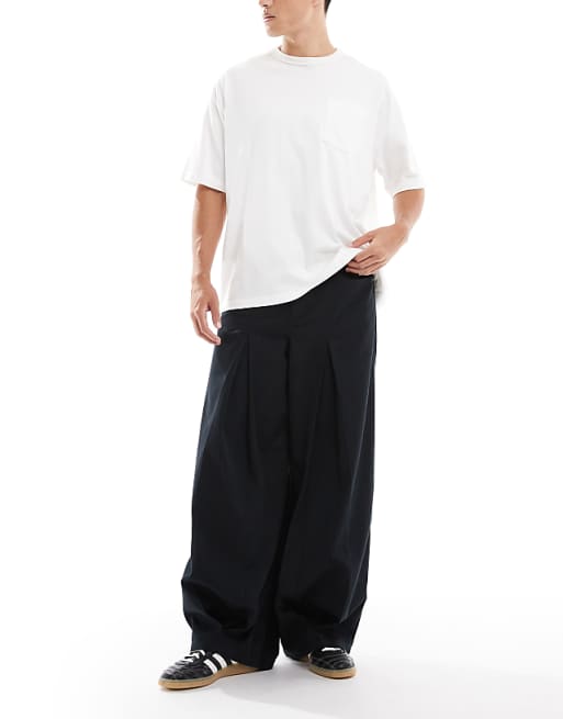 ASOS DESIGN Super Baggy Trousers In Black With Pleat Detailing