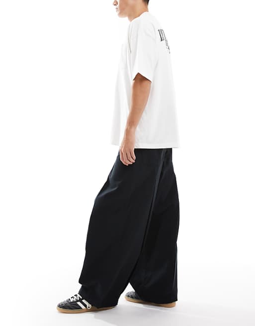 ASOS DESIGN Super Baggy Trousers In Black With Pleat Detailing