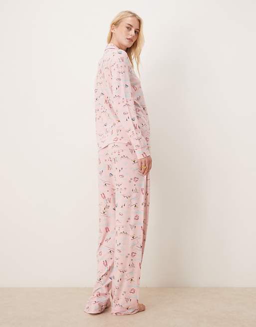 ASOS DESIGN Tall Super Soft Long Sleeve Shirt & Trouser Pyjama Set With Contrast Piping In Ski Print
