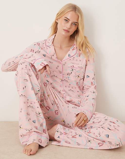 ASOS DESIGN Tall Super Soft Long Sleeve Shirt & Trouser Pyjama Set With Contrast Piping In Ski Print