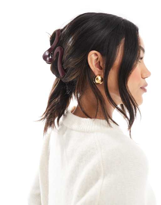 ASOS DESIGN XL Hair Claw With Wave Detail In Burgundy