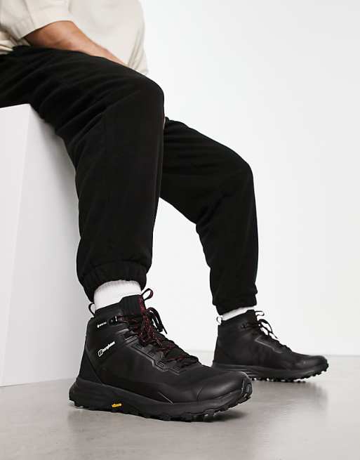 Berghaus VC22 Gore-TEX waterproof insulated hiking boots with high grip Vibram sole in black