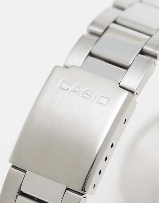 Casio MTP-1302PD Vintage Watch In Silver And Green