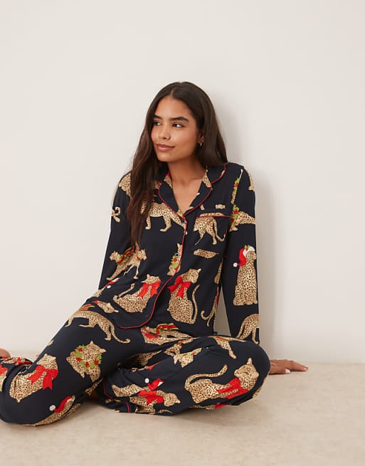 Chelsea Peers poly long sleeve revere pyjama set in Christmas leopard print