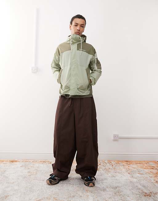 Columbia Challenger II Windbreaker In Green