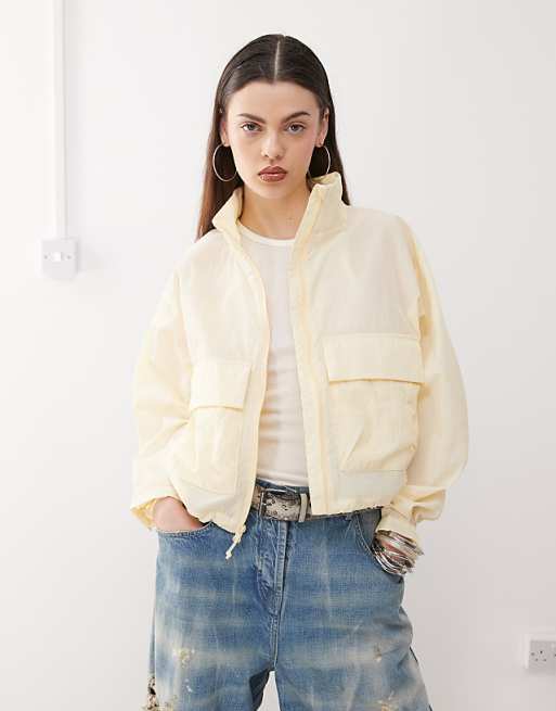 Columbia Paracutie Cropped Cargo Windbreaker In Buttermilk