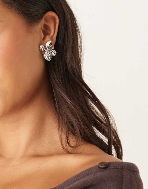 DesignB London Molten Flower Stud Earrings In Silver