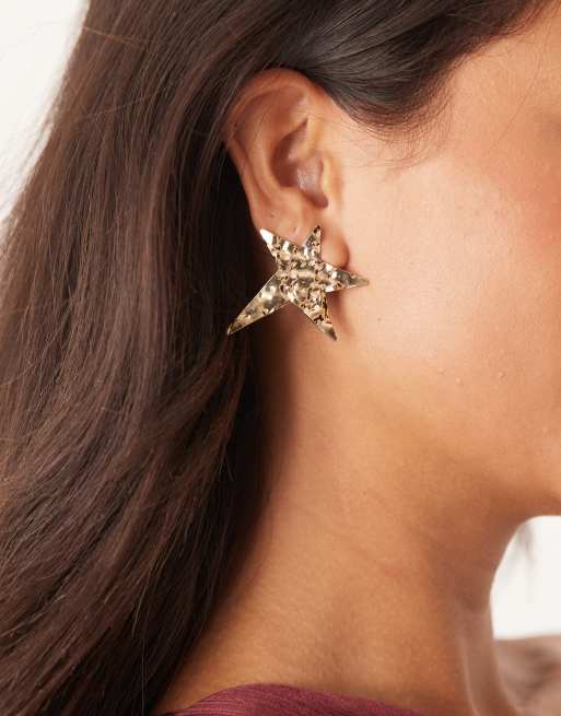 DesignB London Statement Hammered Star Stud Earrings In Gold